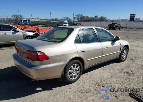 2000 Honda Accord 2.3 Se z USA, uszkodzony, nr VIN 1HGCG6697YA089719